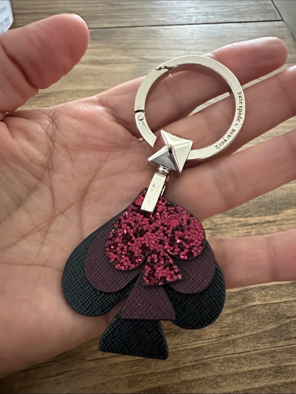 kate spade Burgundy Glitter and Black Clover Key Ring - Picture 5 of 5